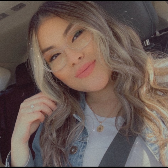 Meet your Posher, Elisa - Picture 1 of 1